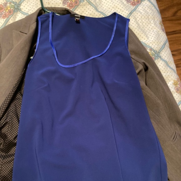 Beige business suit with blue satin ribbed tank - Picture 6 of 6